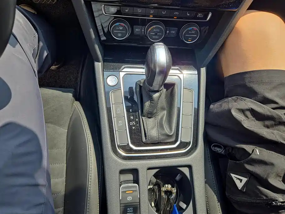 VOLKSWAGEN MAGOTAN 2017