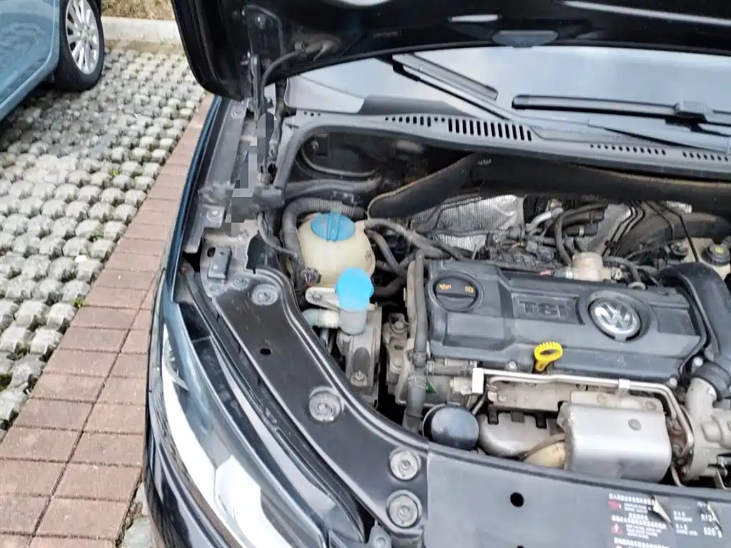 VOLKSWAGEN TOURAN 2013