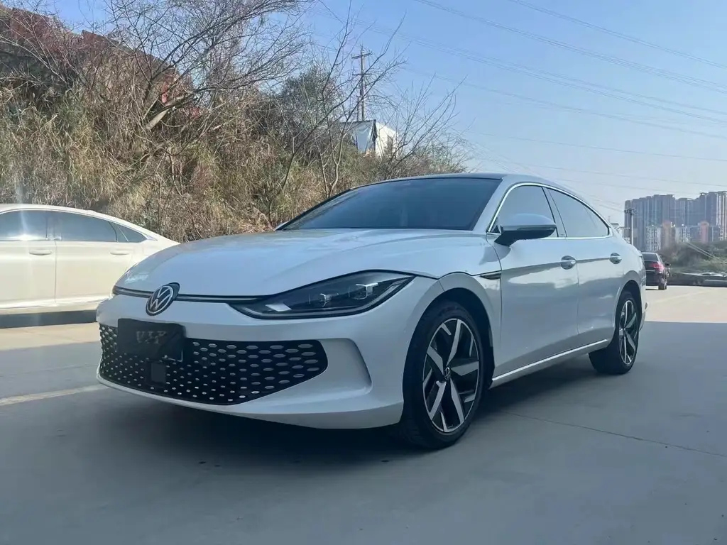 VOLKSWAGEN LAMANDO 2022