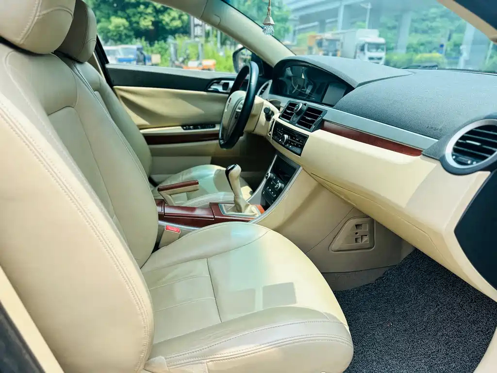 ROEWE 550 2011