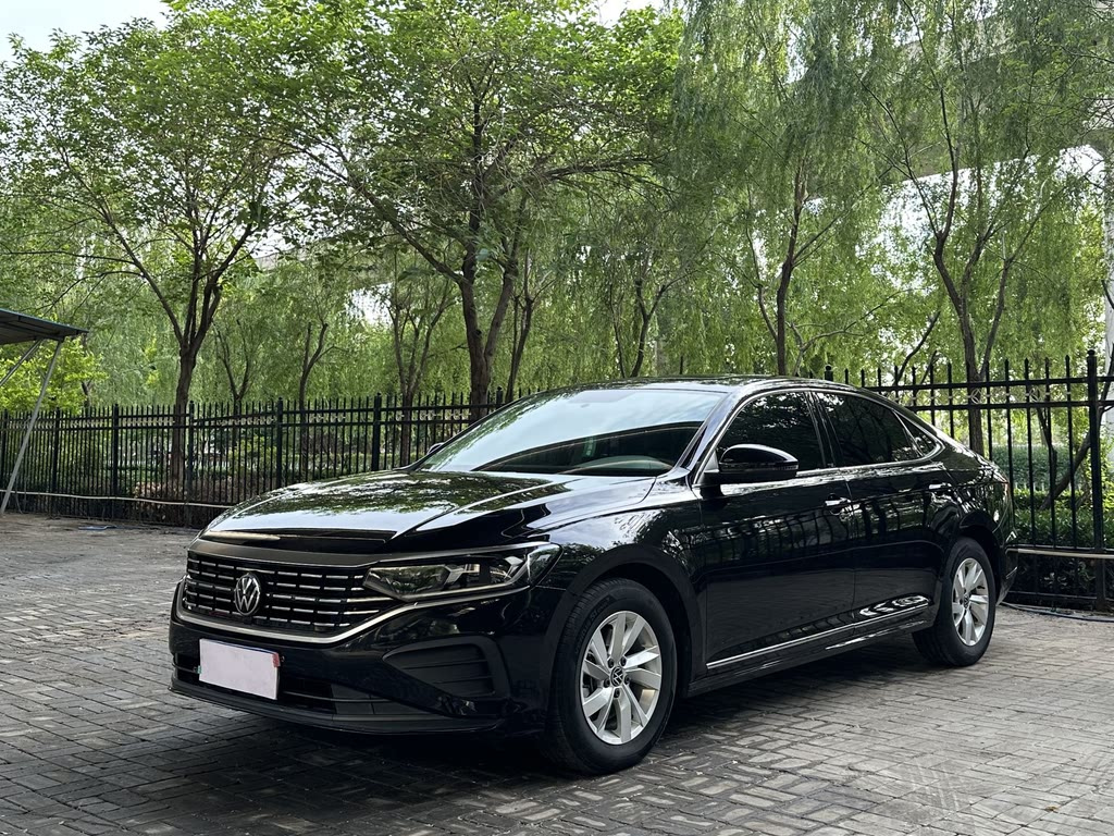 VOLKSWAGEN PASSAT 2023