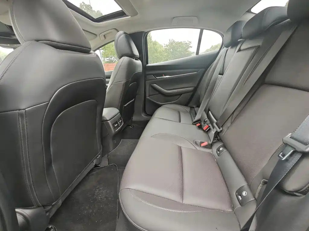 MAZDA 3 AXELA 2023