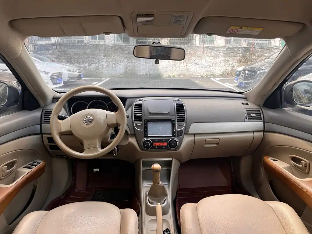 NISSAN SYLPHY 2013