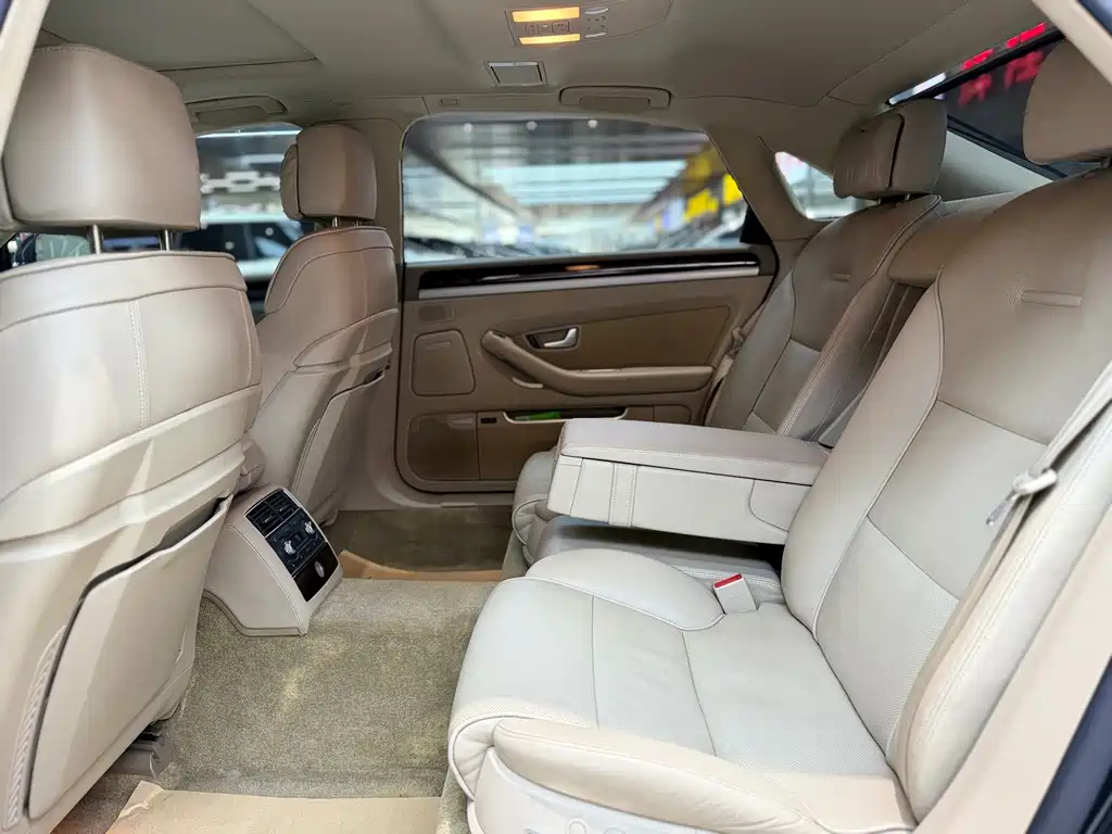 AUDI A8 2010