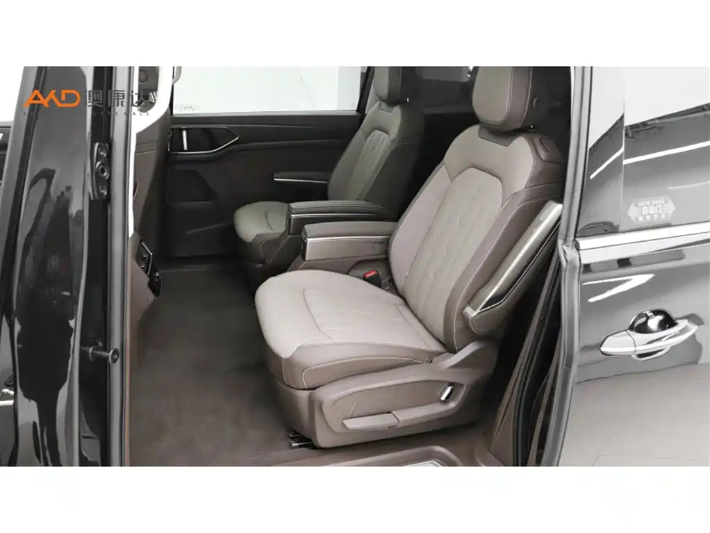 VOLKSWAGEN VILORAN 2024