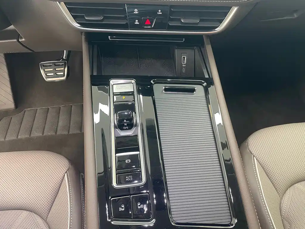 VOLKSWAGEN VILORAN 2024