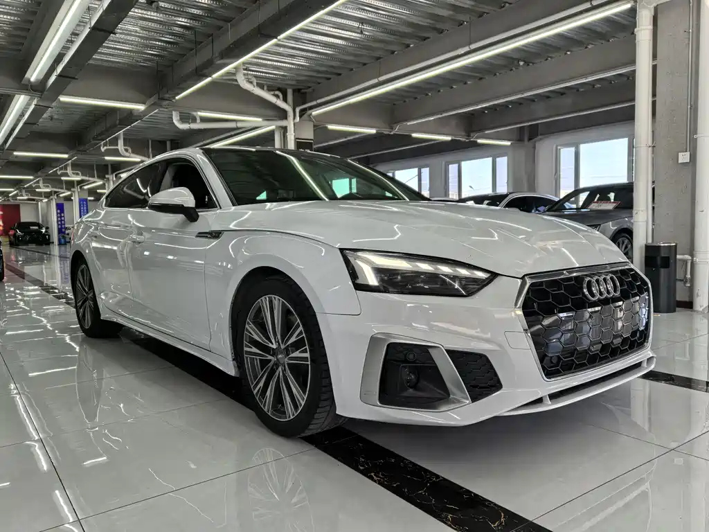 AUDI A5 2021