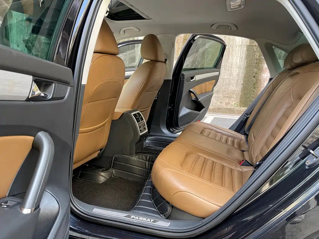VOLKSWAGEN PASSAT 2014