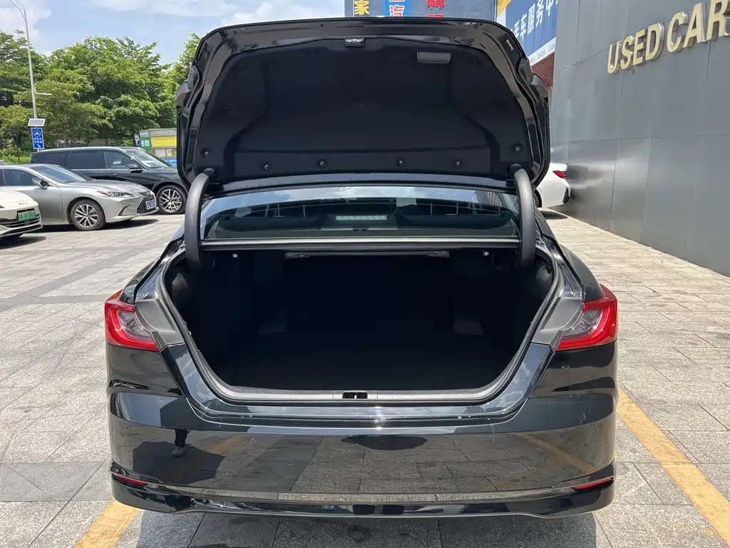 TOYOTA CAMRY 2024
