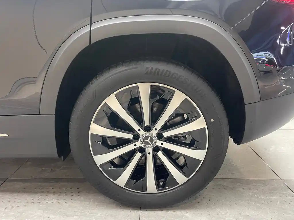 MERCEDES BENZ GLB 2024