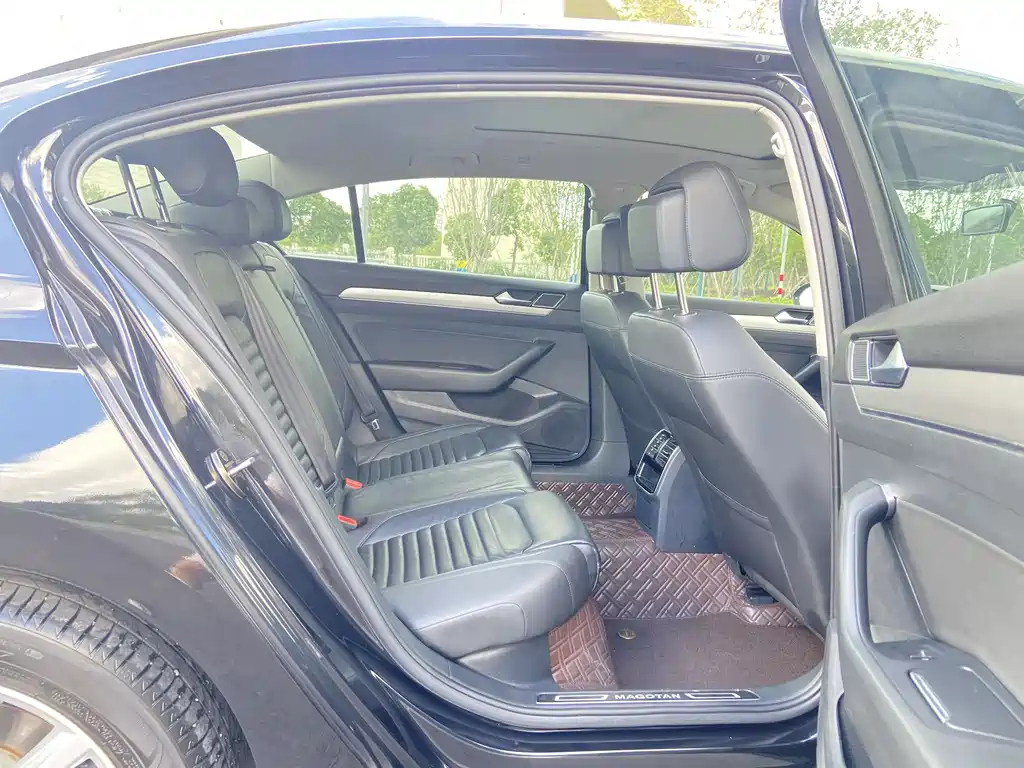 VOLKSWAGEN MAGOTAN 2018