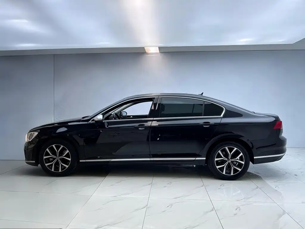 VOLKSWAGEN MAGOTAN 2020