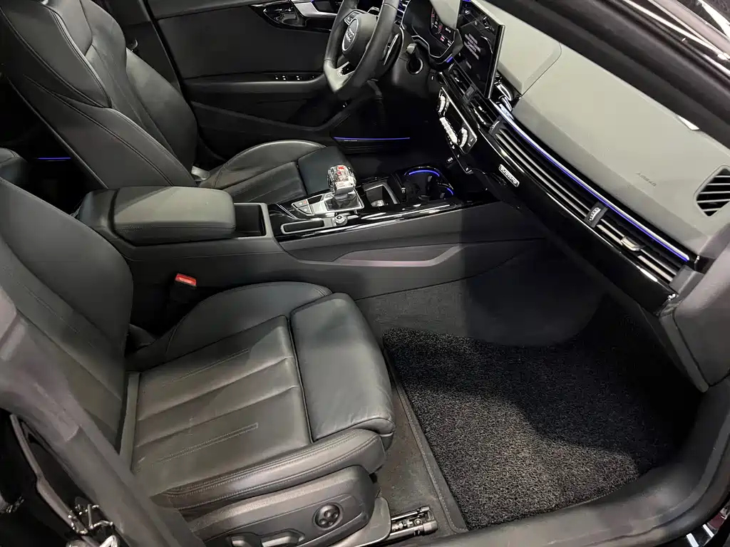 AUDI A5 2024