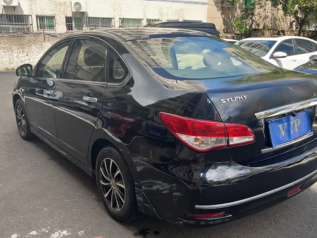NISSAN SYLPHY 2013