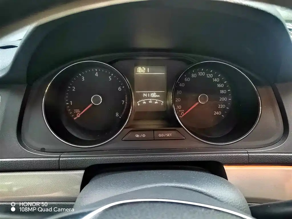 VOLKSWAGEN LAVIDA 2015