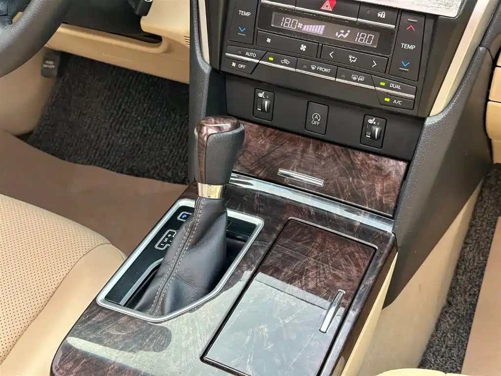 TOYOTA CAMRY 2016