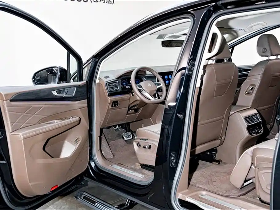 VOLKSWAGEN VILORAN 2024