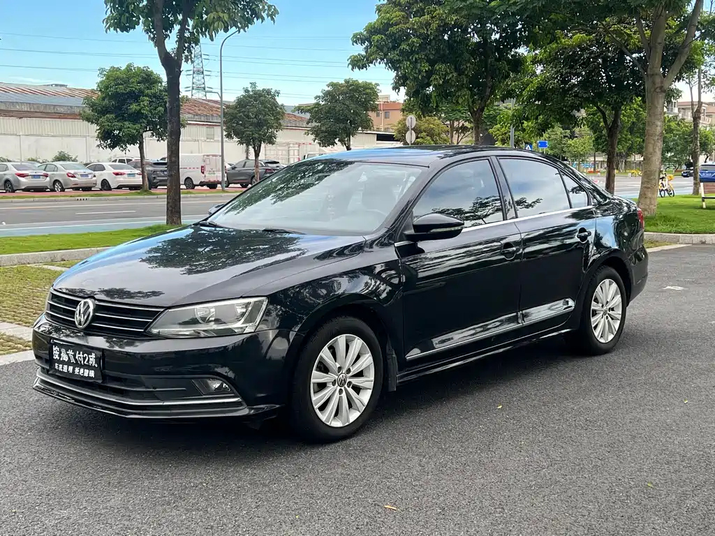 VOLKSWAGEN SAGITAR 2015