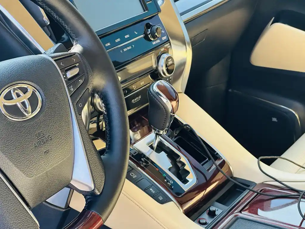 TOYOTA ALPHARD 2015