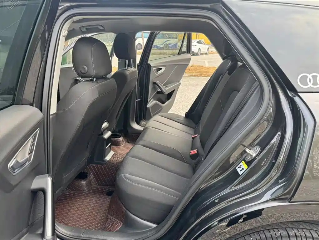 AUDI Q2L 2018