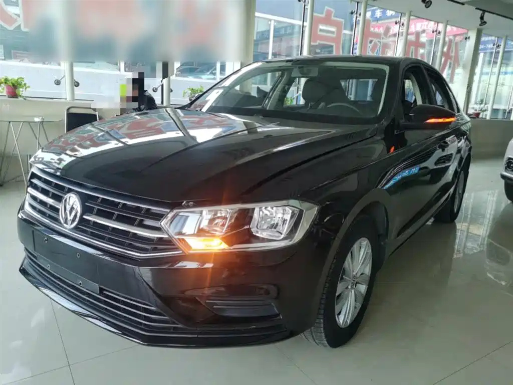 VOLKSWAGEN BORA 2017