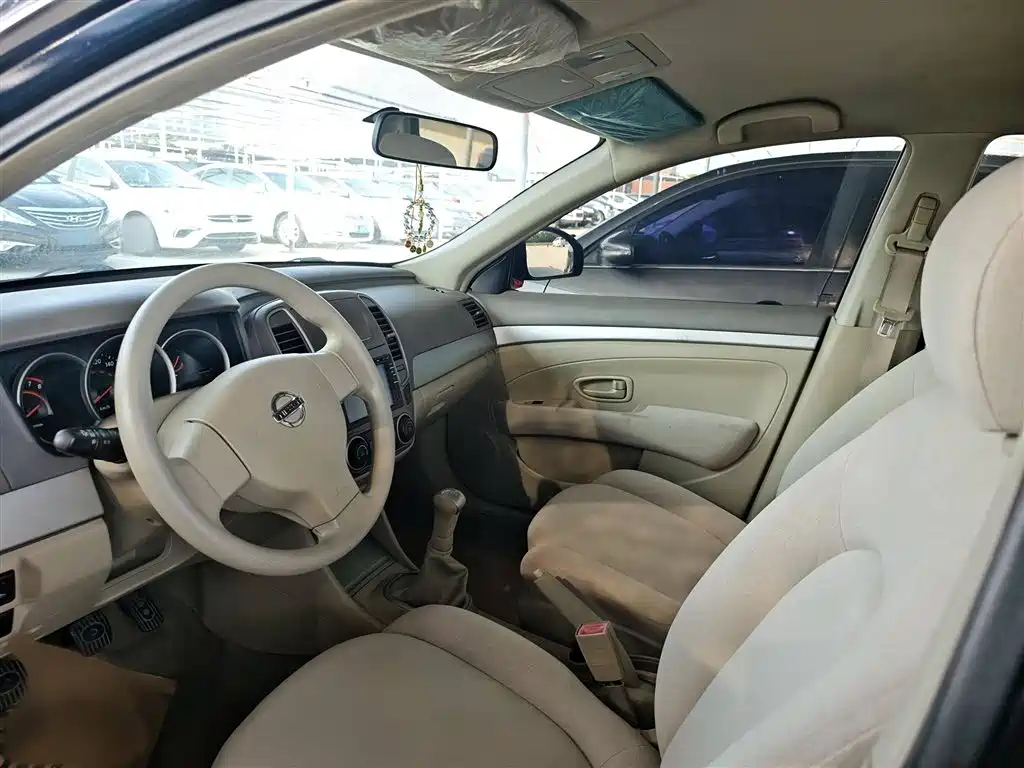 NISSAN SYLPHY 2012