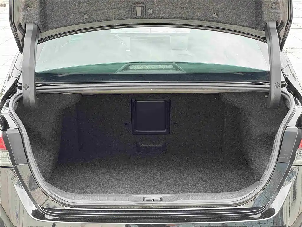 NISSAN TEANA 2022