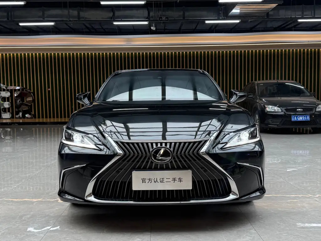 LEXUS ES 2021