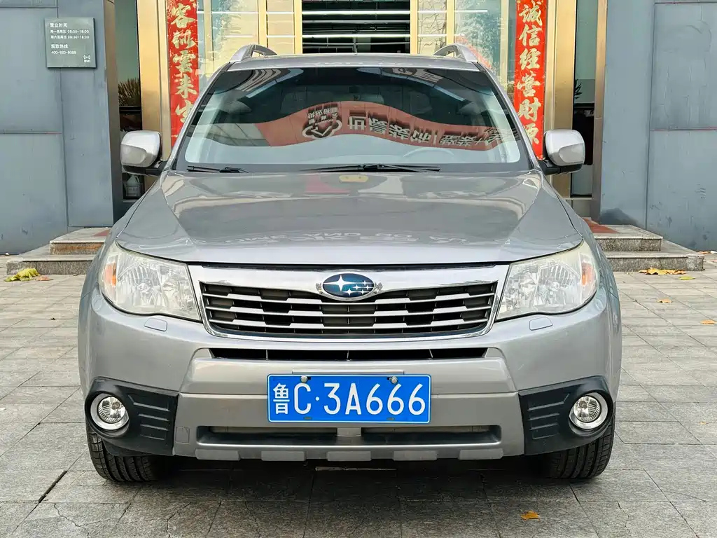 SUBARU FORESTER 2010