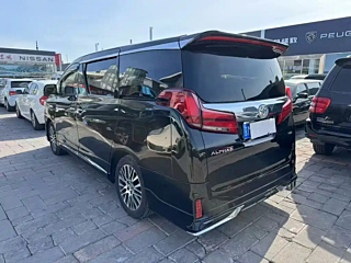 TOYOTA ALPHARD 2012