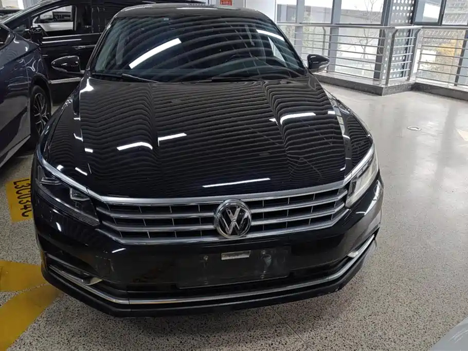 VOLKSWAGEN PASSAT 2016