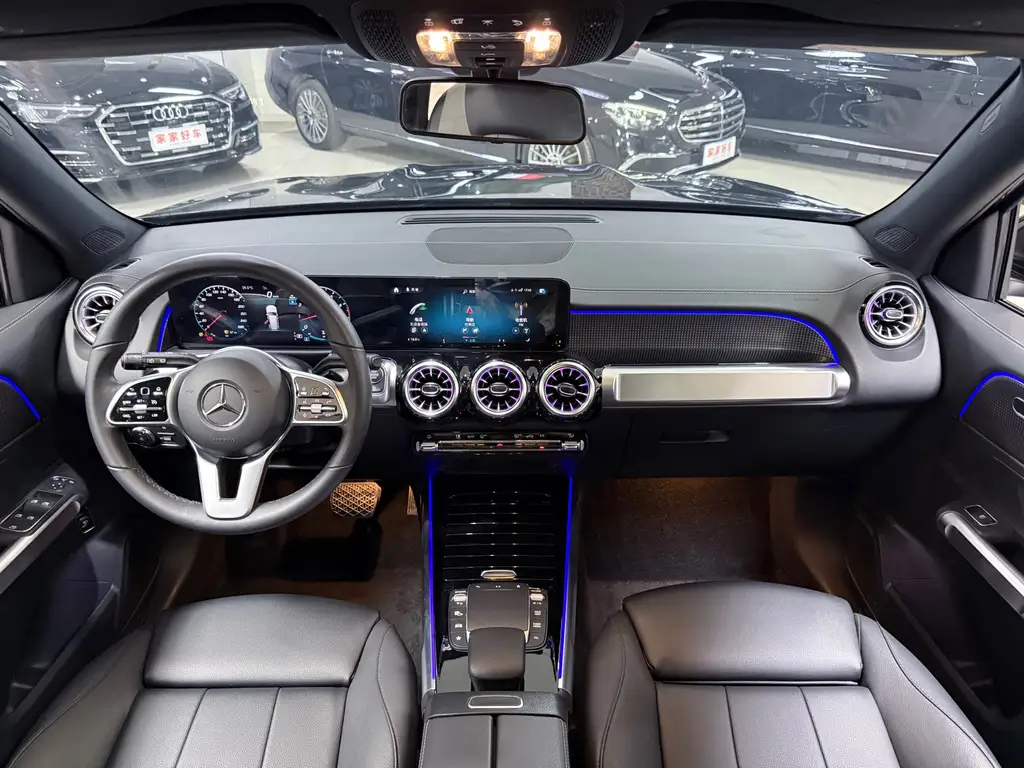MERCEDES BENZ GLB 2023