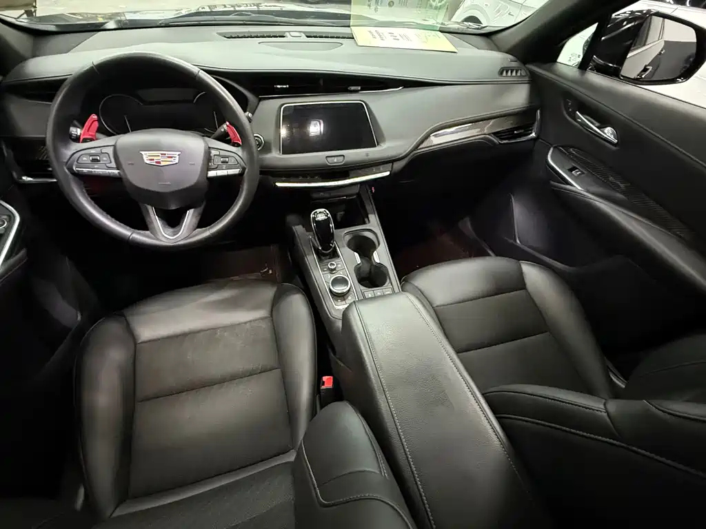 CADILLAC XT4 2021