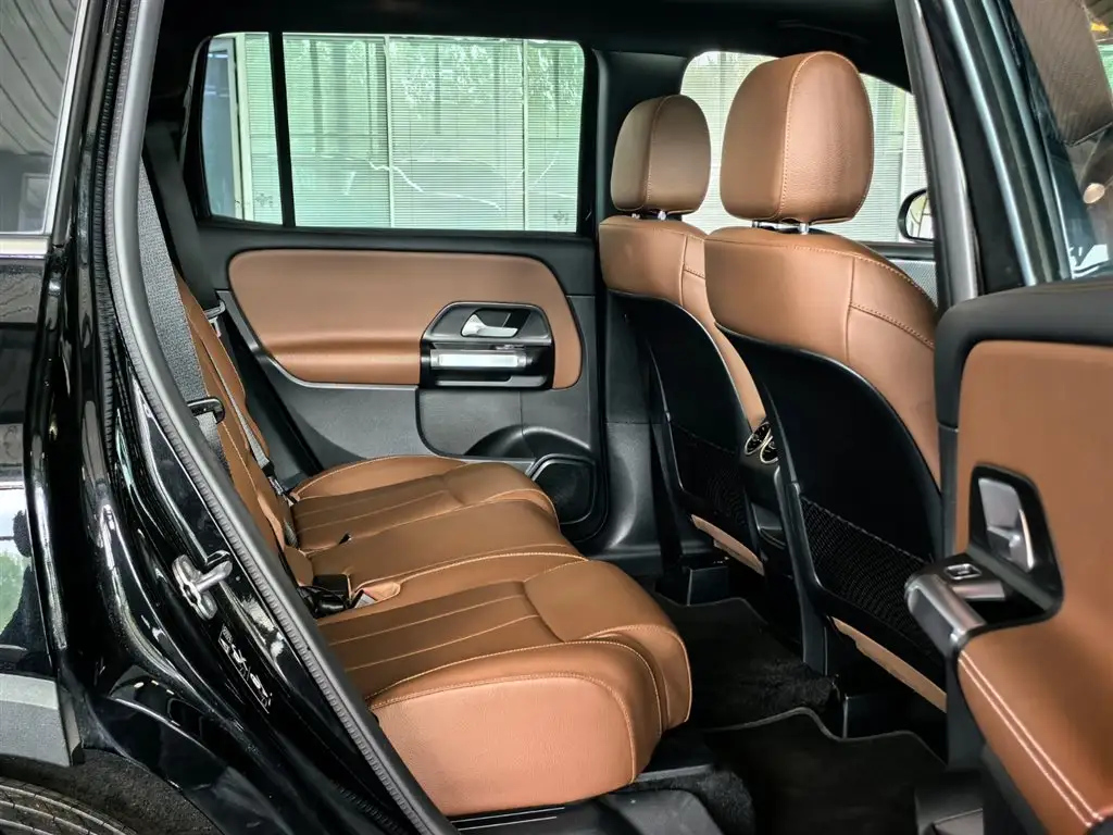 MERCEDES BENZ GLB 2024