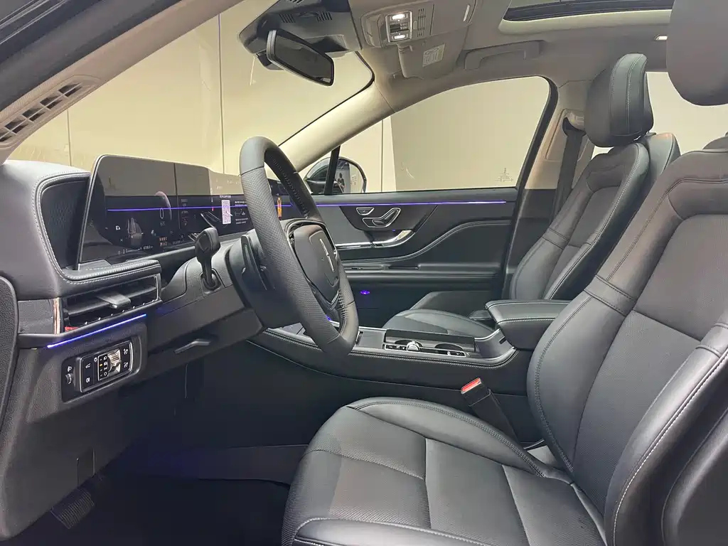 LINCOLN ADVENTURER 2023