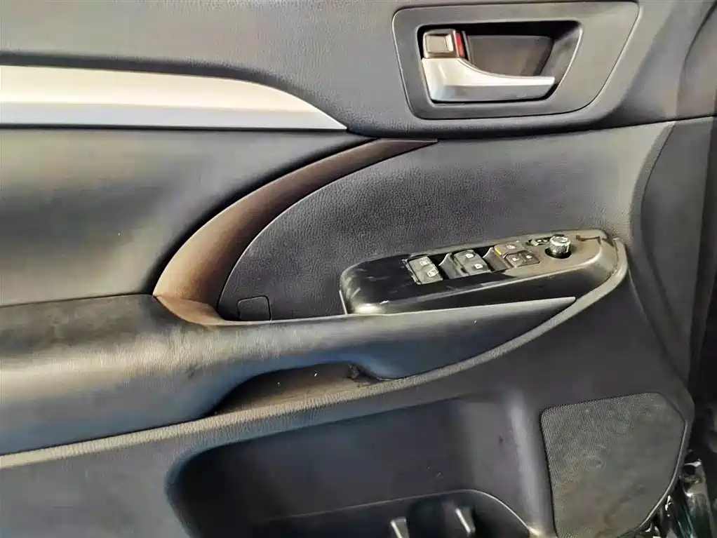 TOYOTA HIGHLANDER 2018