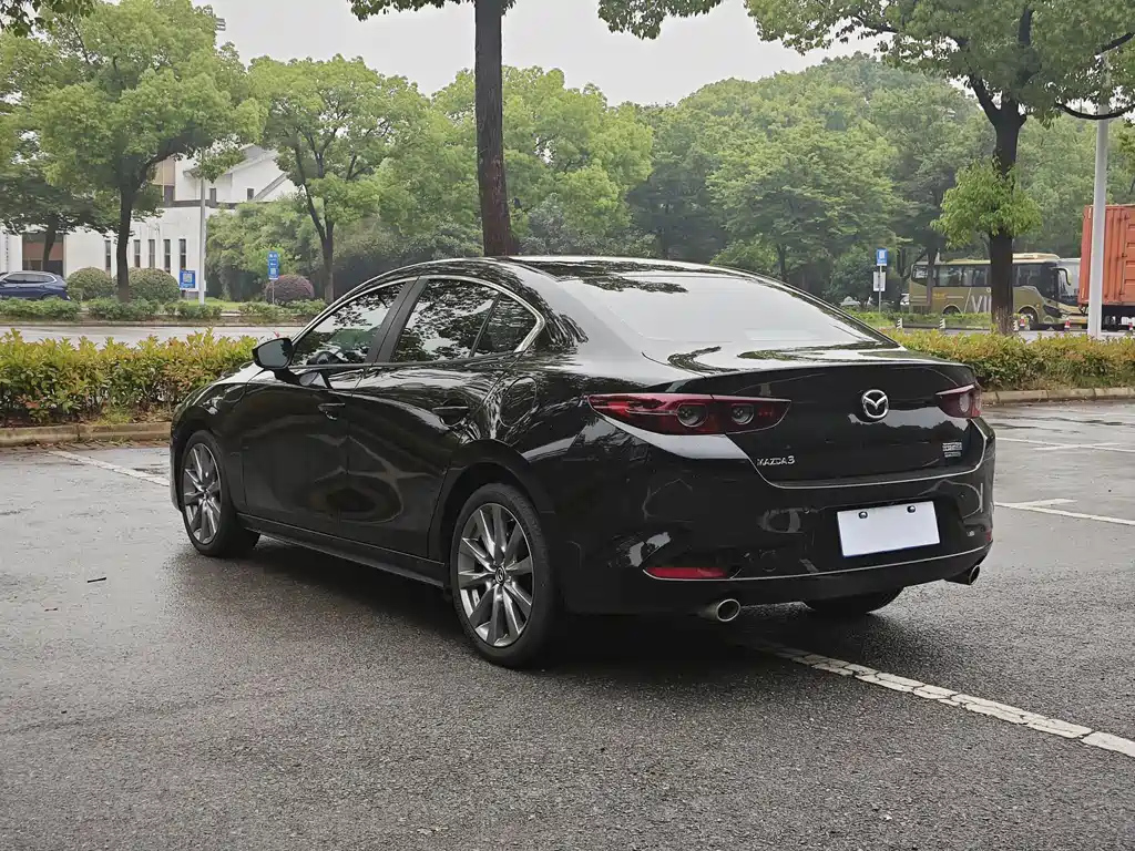 MAZDA 3 AXELA 2023