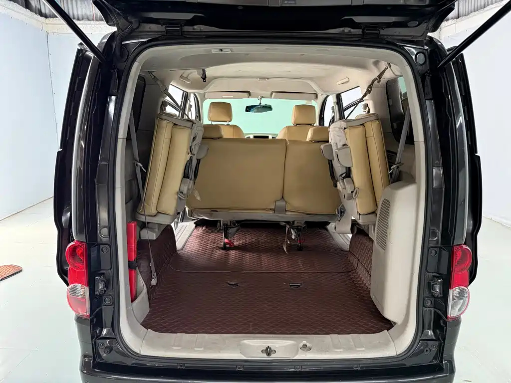 NISSAN NV200 2014