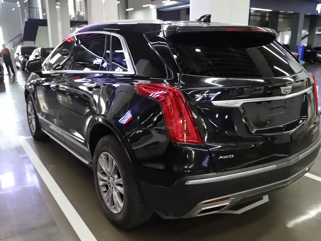 CADILLAC XT5 2021