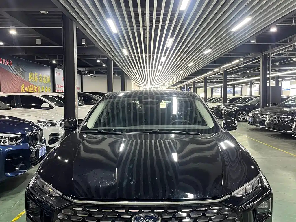 FORD MONDEO 2023
