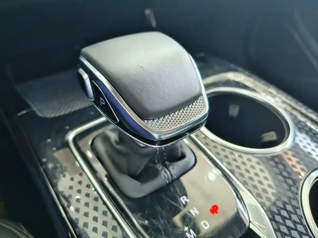 HONGQI HS3 2024