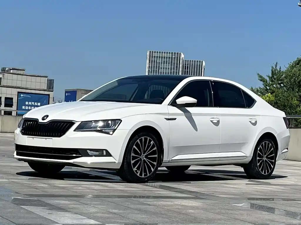 SKODA SUPERB 2018