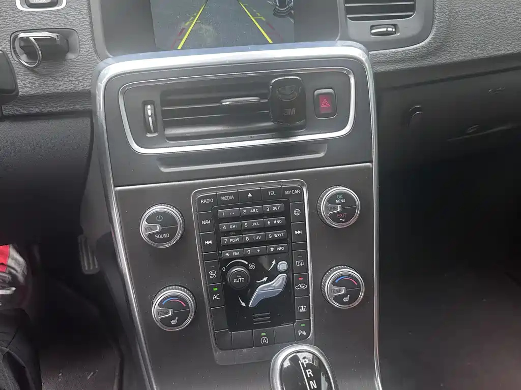 VOLVO S60 2015