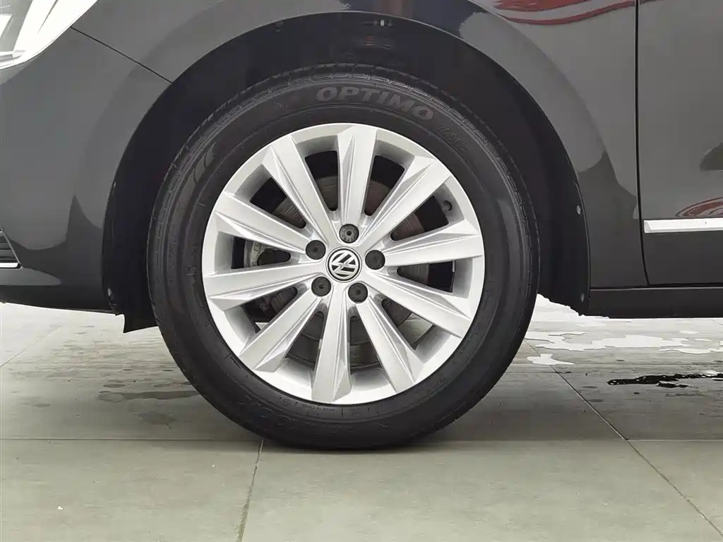 VOLKSWAGEN BORA 2018