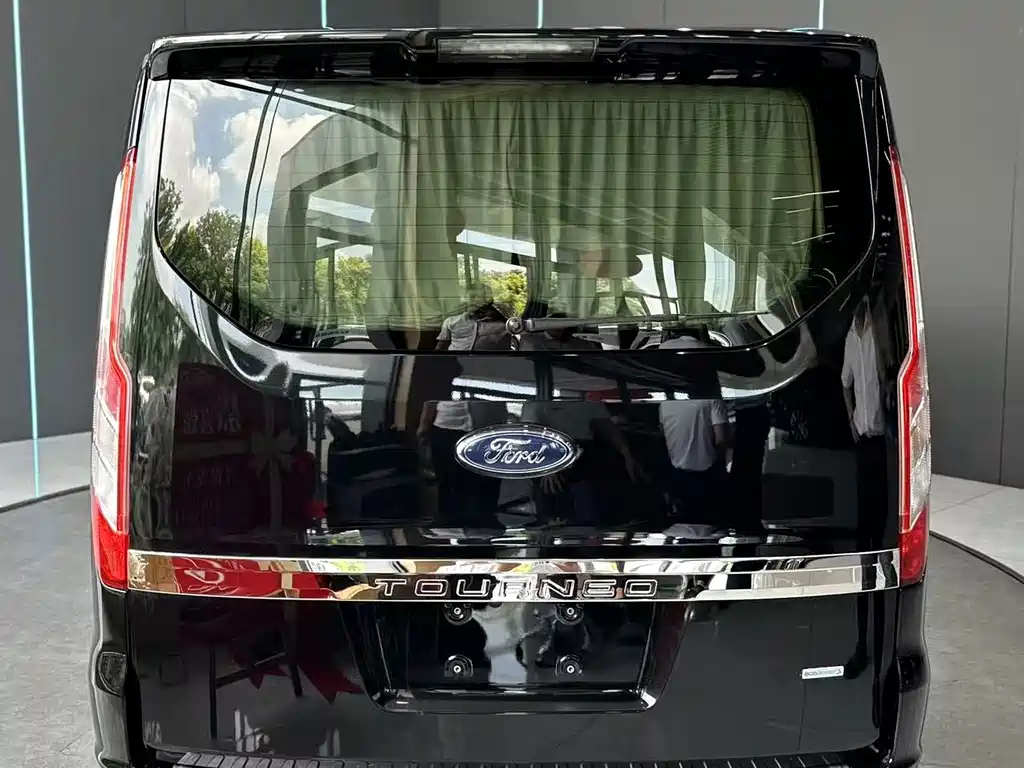FORD TOUREO 2020