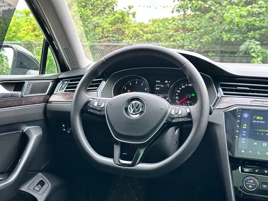 VOLKSWAGEN MAGOTAN 2017