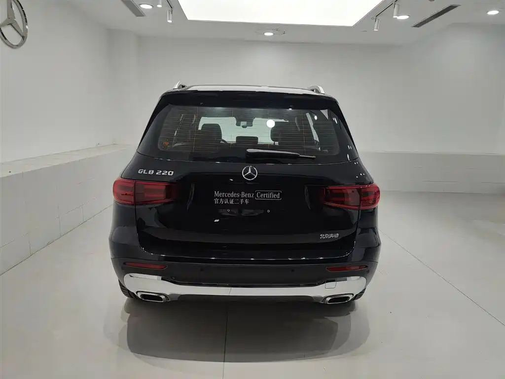 MERCEDES BENZ GLB 2023