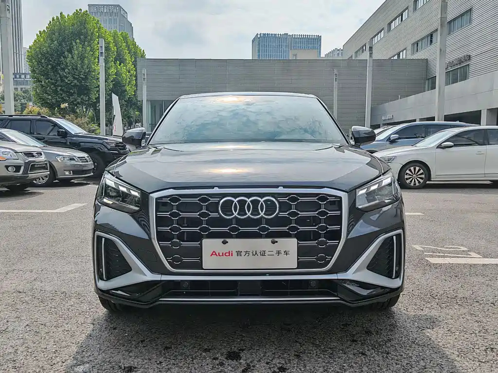AUDI Q2L 2024