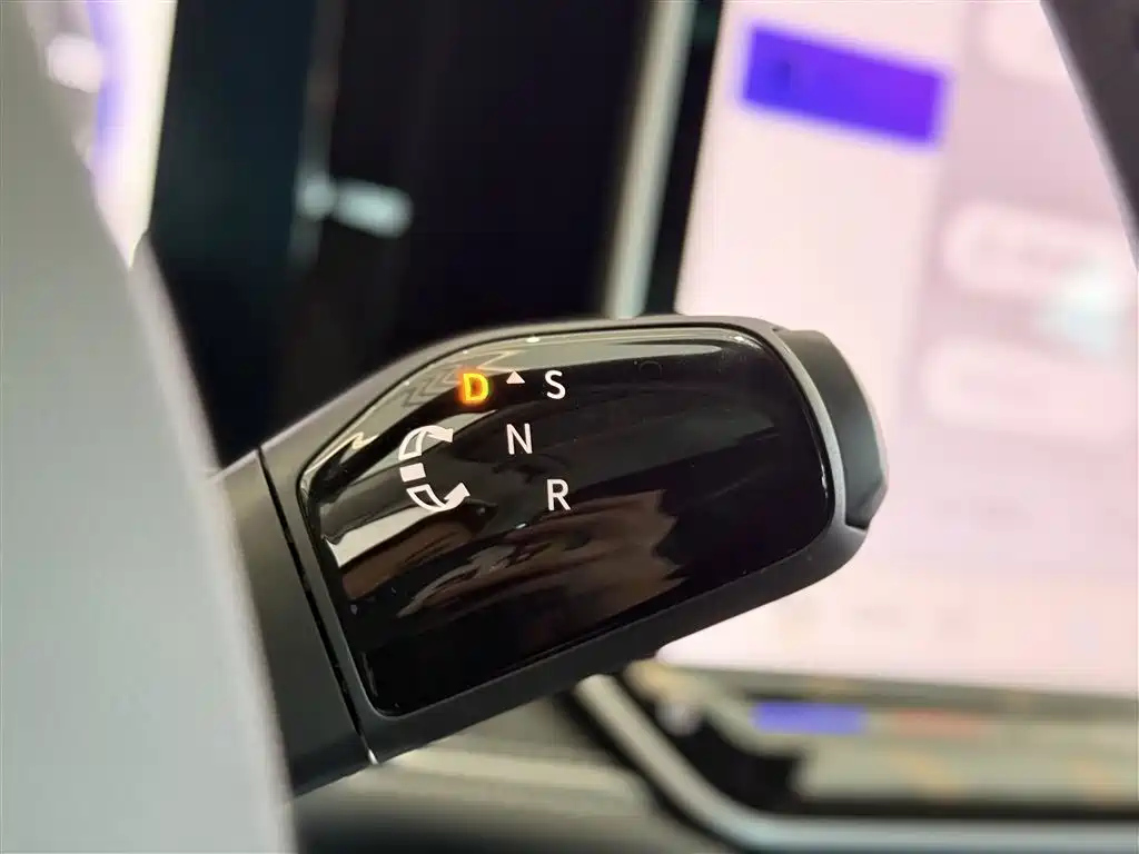 VOLKSWAGEN MAGOTAN 2024