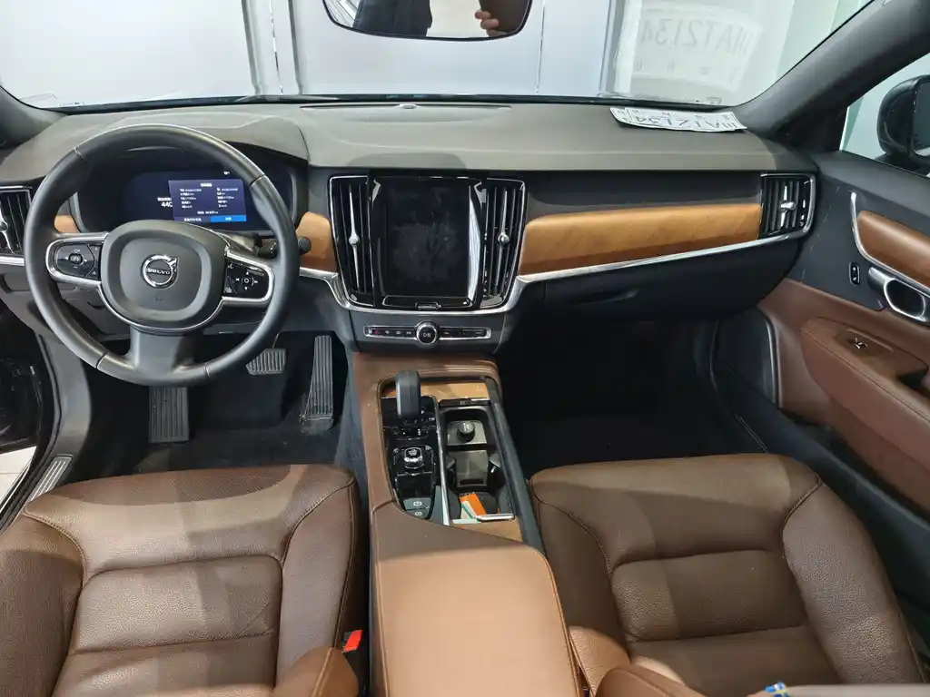 VOLVO S90 2024